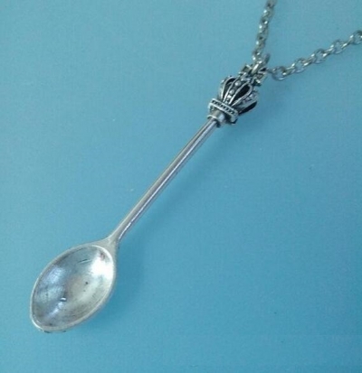 alice ibiza spoon on necklace